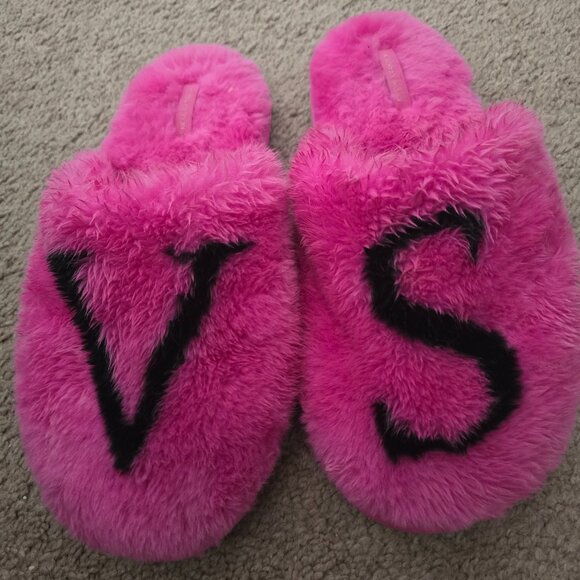 Victoria's Secret Slippers - Picture 1 of 1